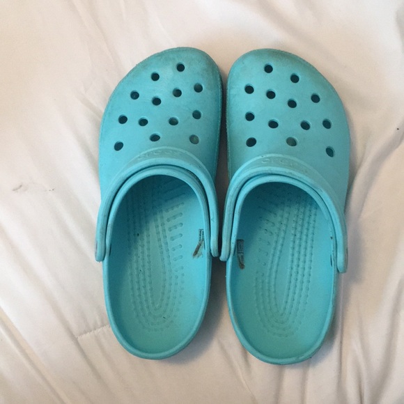 tiffany blue crocs